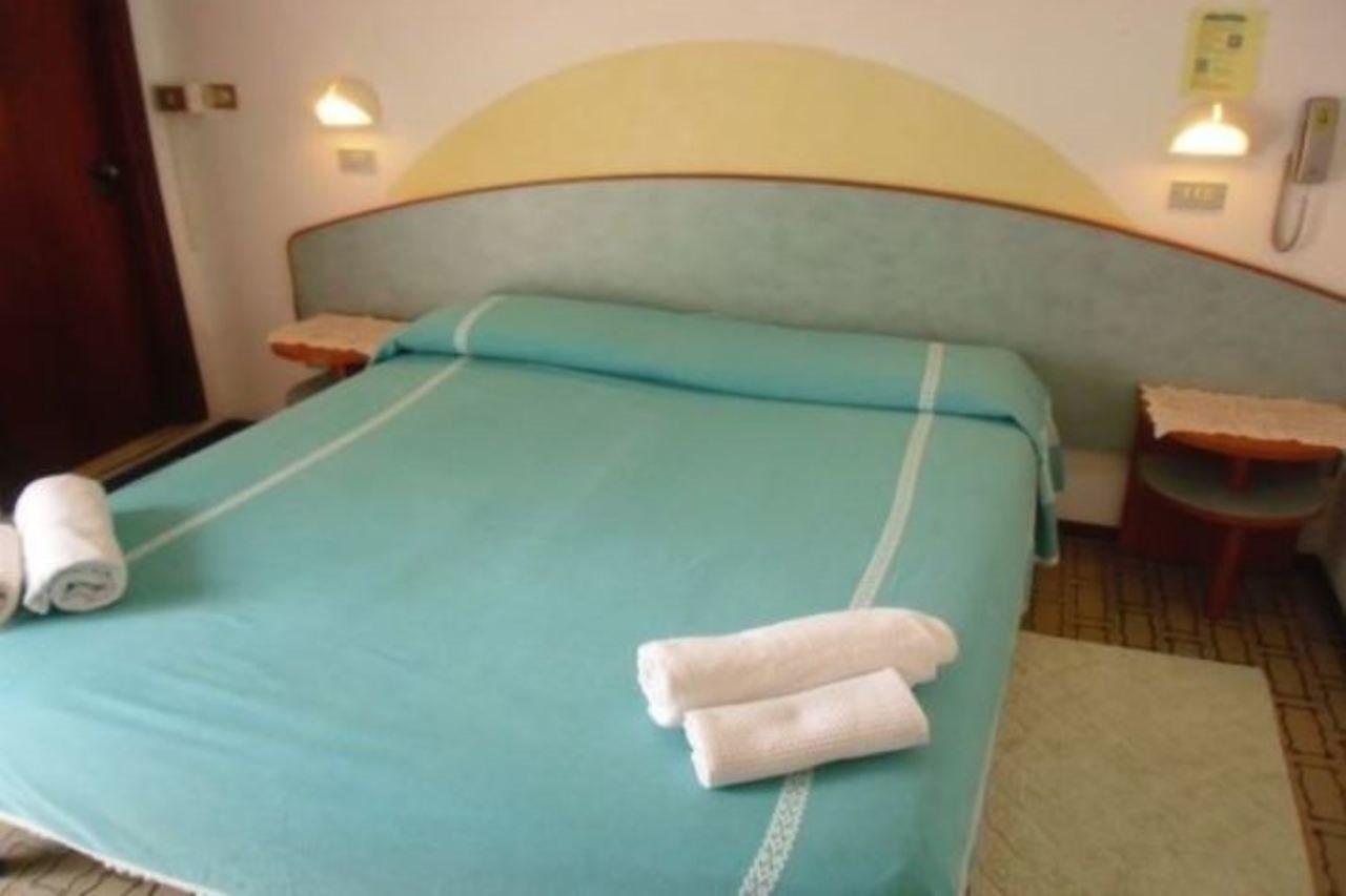 Hotel Alfredo'S Rimini Buitenkant foto