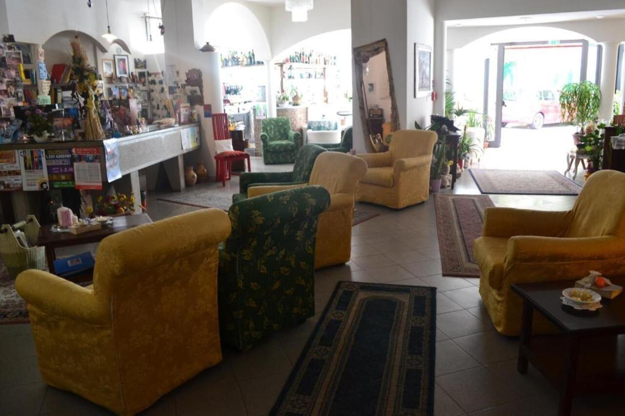 Hotel Alfredo'S Rimini Buitenkant foto
