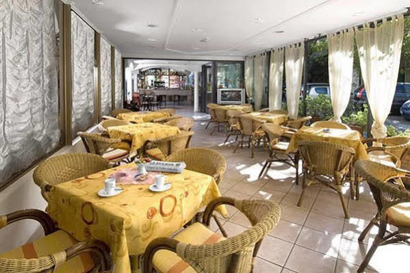 Hotel Alfredo'S Rimini Buitenkant foto